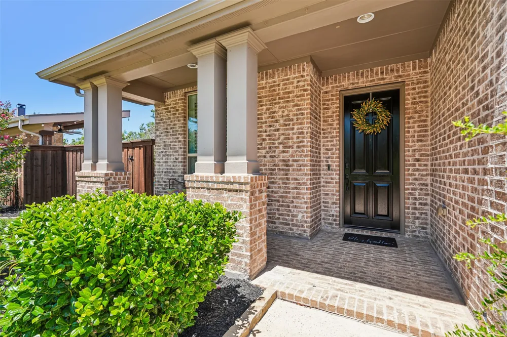 932 Champions Court Roanoke, TX 76262