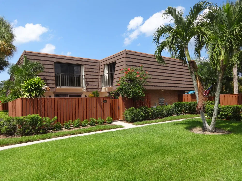 1916 19TH COURT Jupiter, FL 33477
