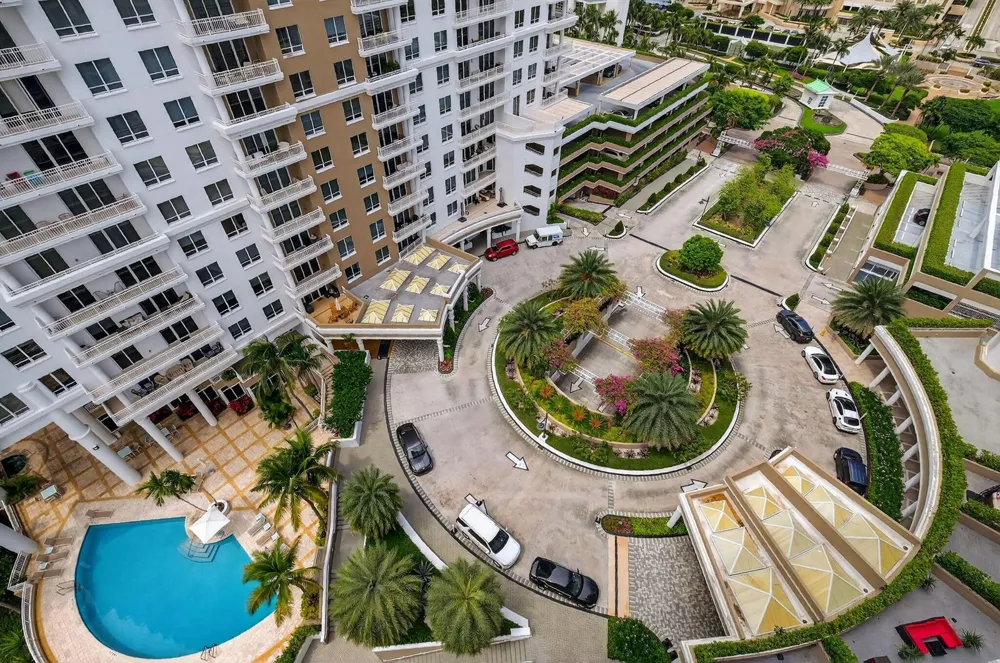 701 Brickell Key Boulevard #1604 Miami, FL 33131