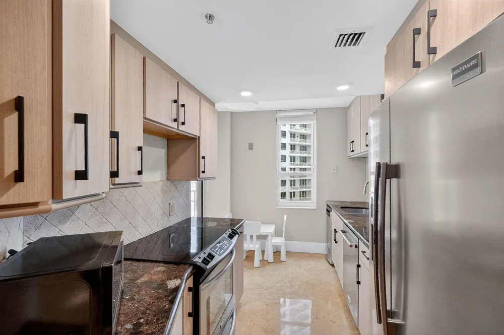 701 Brickell Key Boulevard #1604 Miami, FL 33131