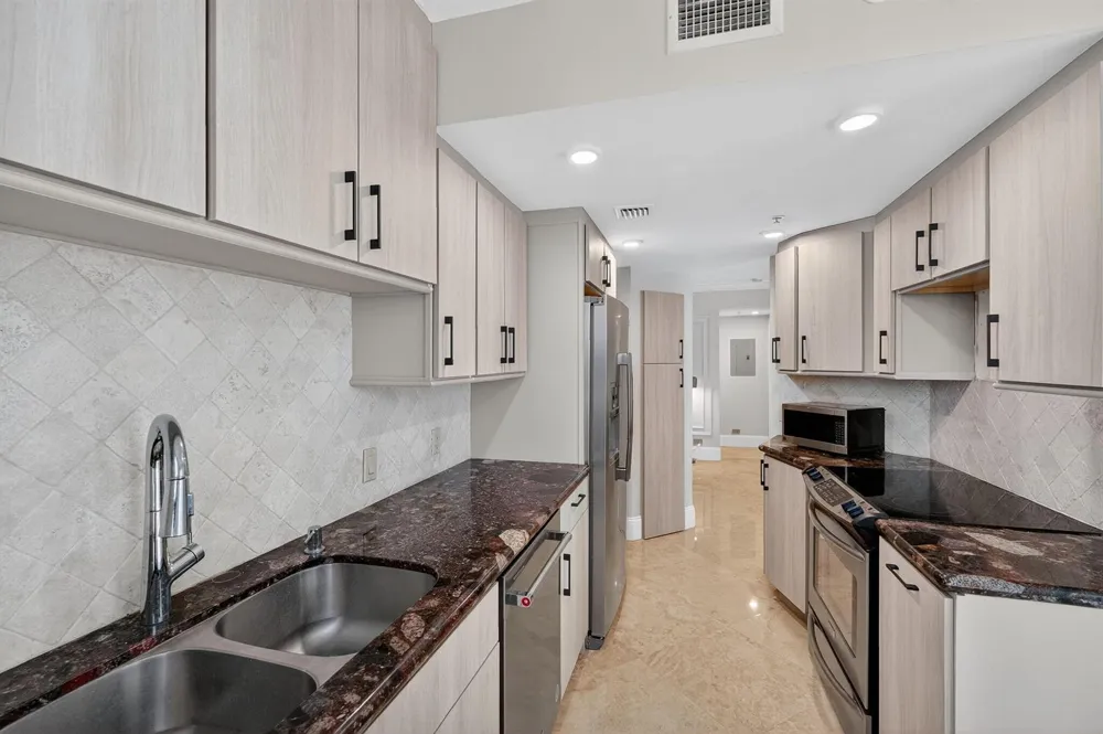 701 Brickell Key Boulevard #1604 Miami, FL 33131