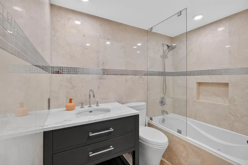 701 Brickell Key Boulevard #1604 Miami, FL 33131