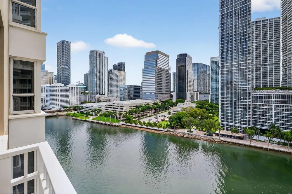 701 Brickell Key Boulevard #1604 Miami, FL 33131