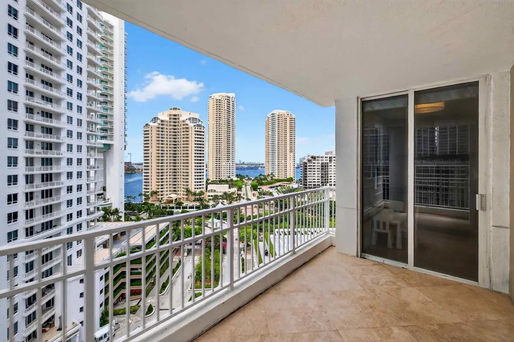 701 Brickell Key Boulevard #1604 Miami, FL 33131