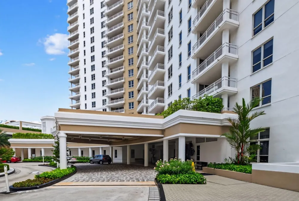 701 Brickell Key Boulevard #1604 Miami, FL 33131