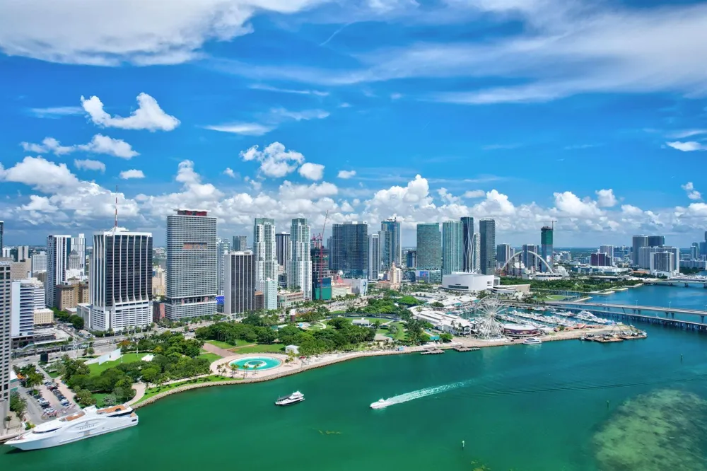 701 Brickell Key Boulevard #1604 Miami, FL 33131