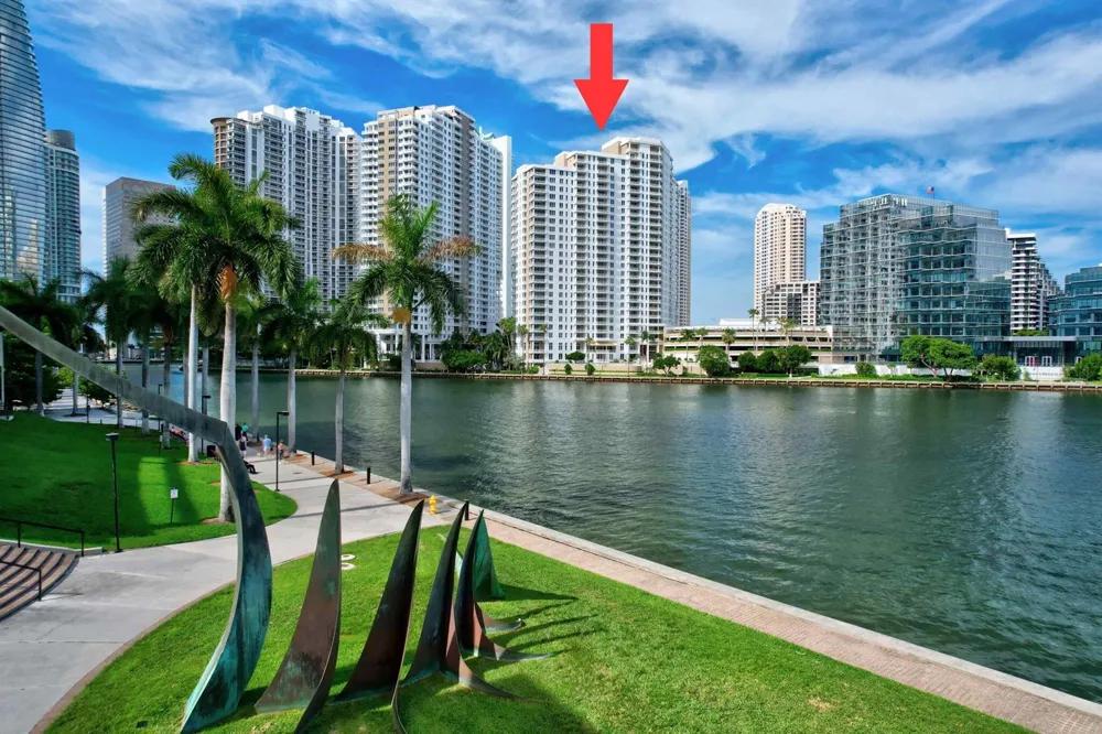 701 Brickell Key Boulevard #1604 Miami, FL 33131