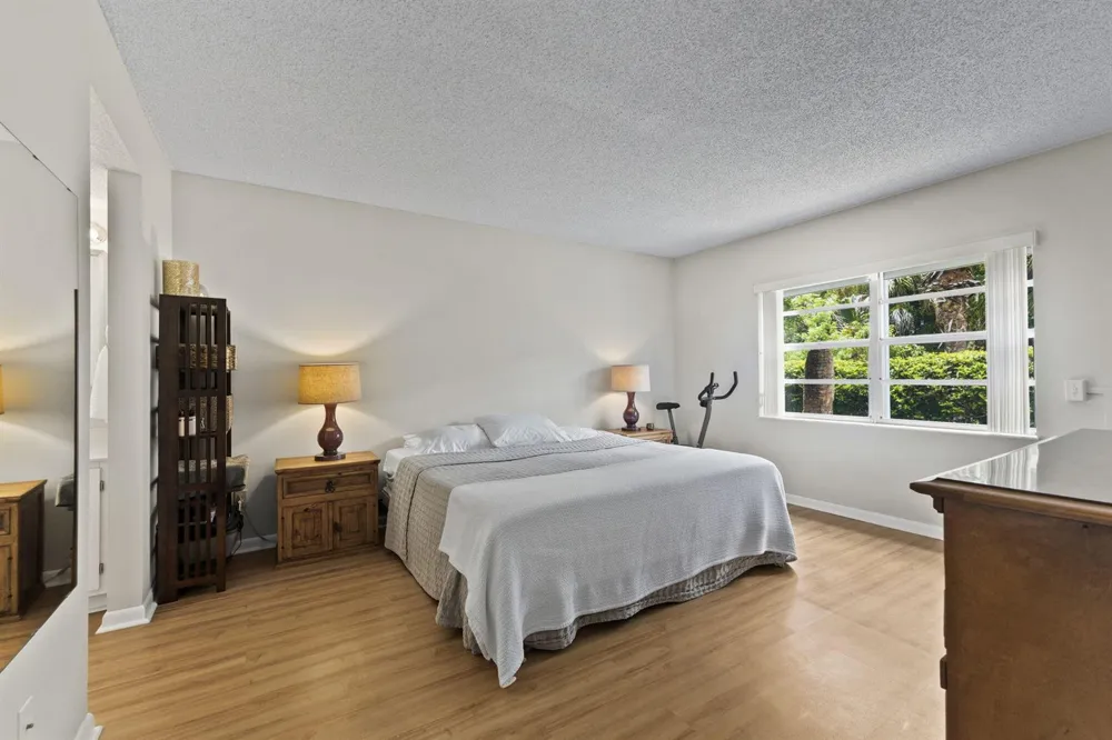 1223 S Lakes End Drive #E-1 Fort Pierce, FL 34982