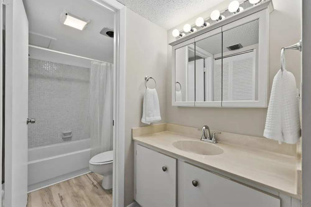 1223 S Lakes End Drive #E-1 Fort Pierce, FL 34982