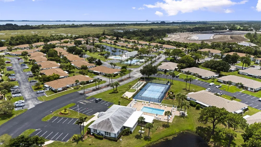 1223 S Lakes End Drive #E-1 Fort Pierce, FL 34982