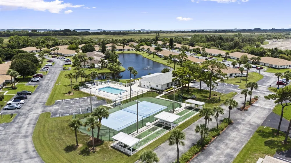 1223 S Lakes End Drive #E-1 Fort Pierce, FL 34982