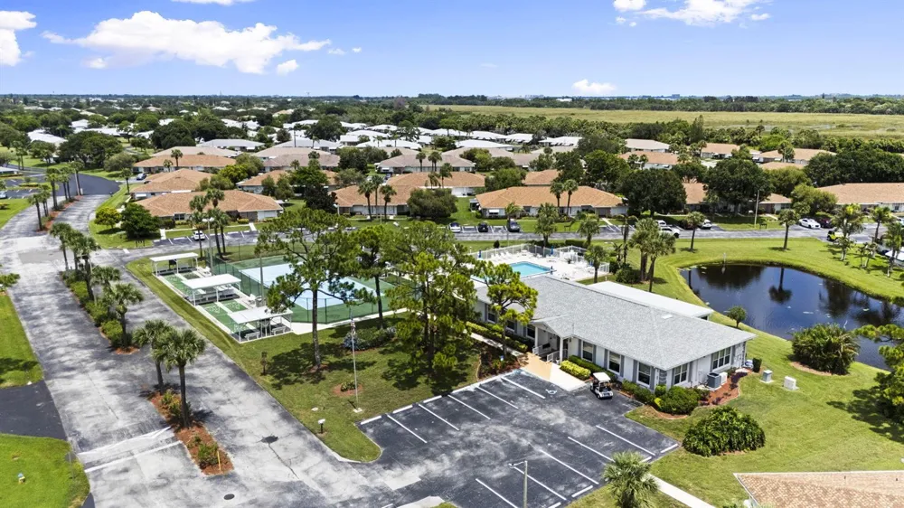 1223 S Lakes End Drive #E-1 Fort Pierce, FL 34982
