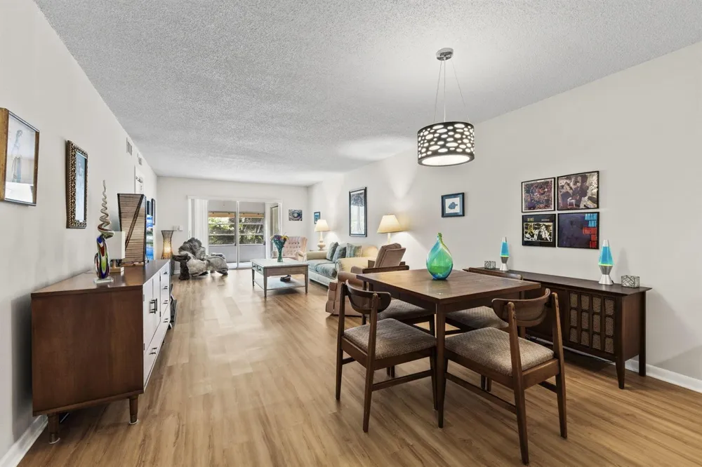 1223 S Lakes End Drive #E-1 Fort Pierce, FL 34982