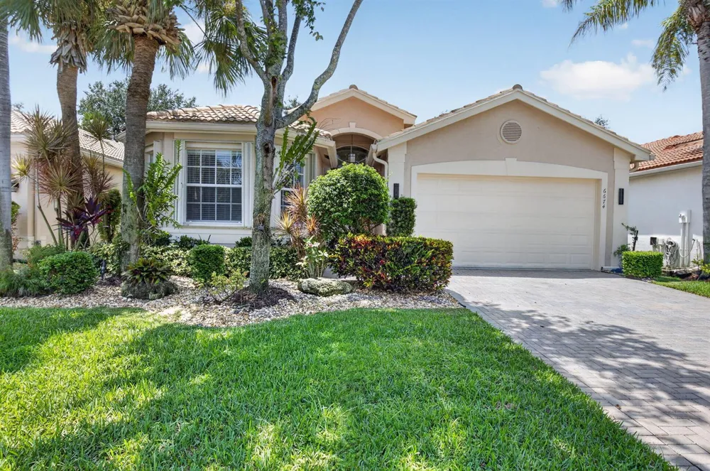 6674 Camarillo Terrace Lane Delray Beach, FL 33446