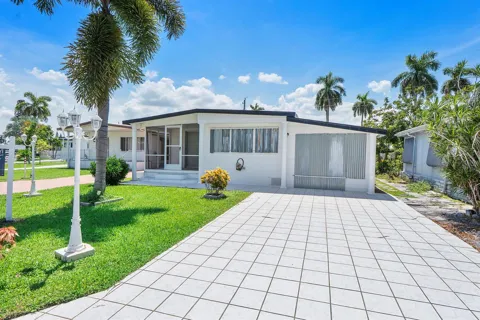 8670 SW 18TH PLACE