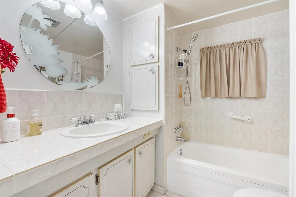 8670 SW 18TH PLACE Davie, FL 33324