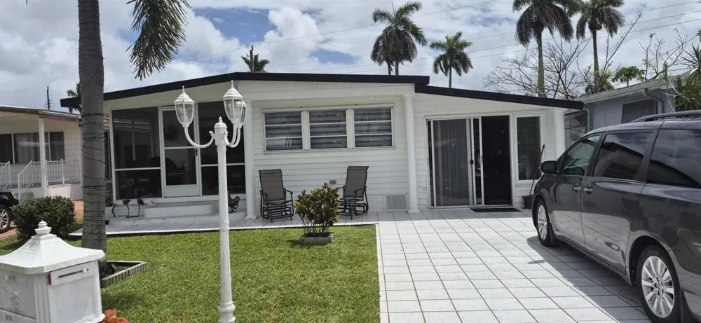 8670 SW 18TH PLACE Davie, FL 33324