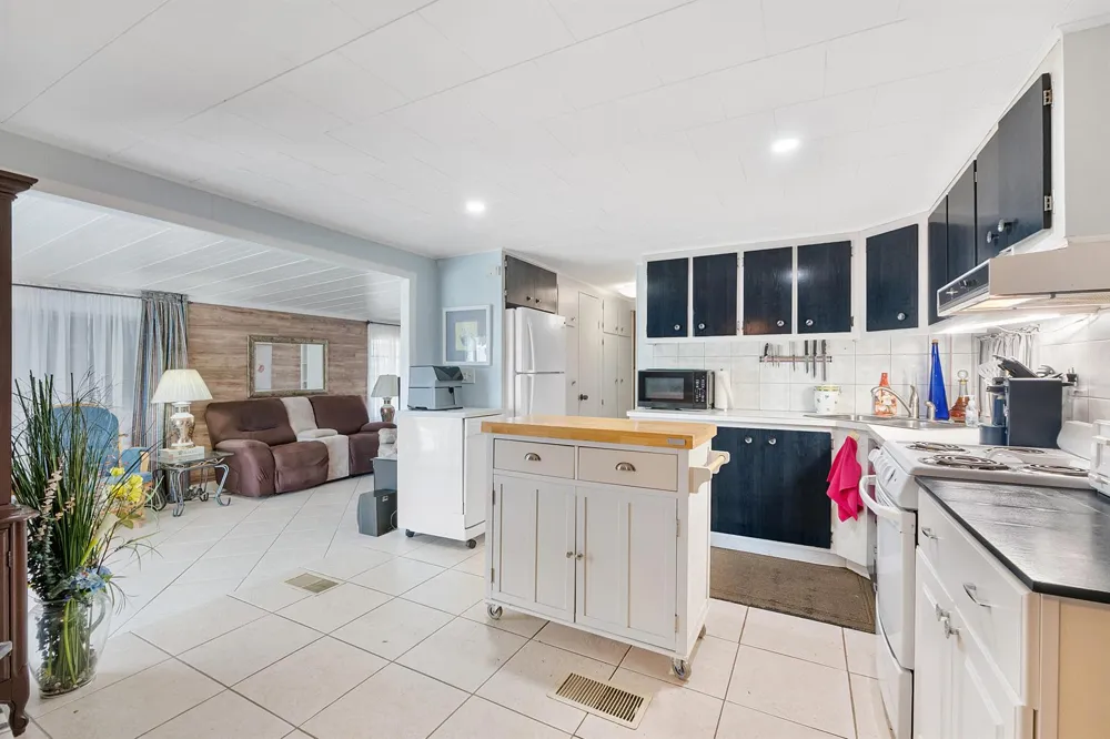 8670 SW 18TH PLACE Davie, FL 33324