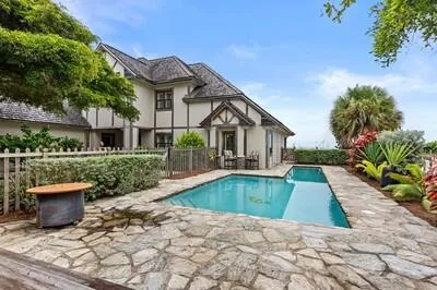 965 Pebble Lane