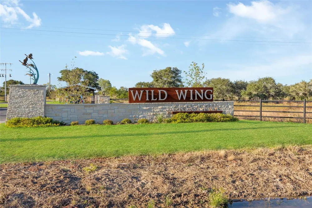 Pintail Ln Columbus, TX 78934
