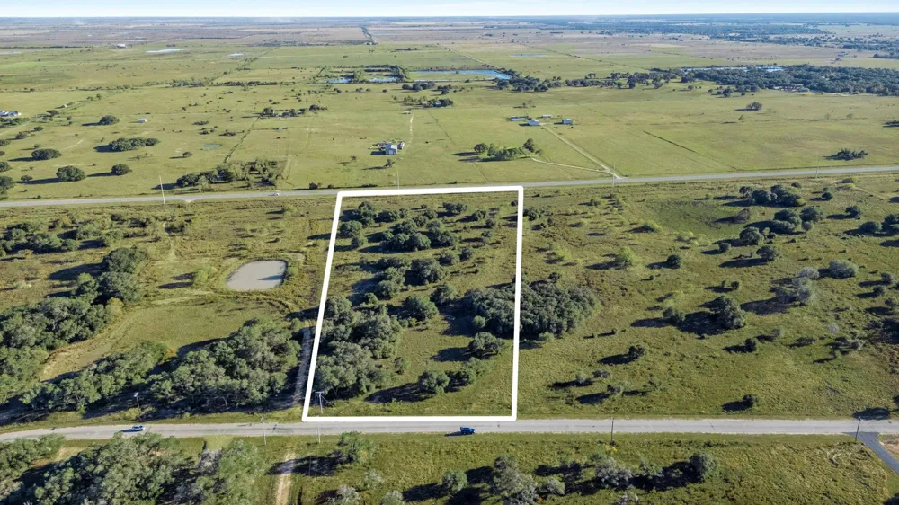 Pintail Ln Columbus, TX 78934