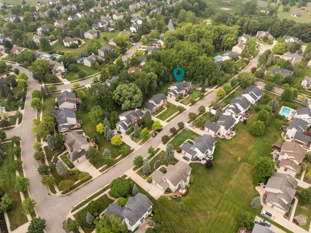 1338 Coach House Lane South Lyon, MI 48178