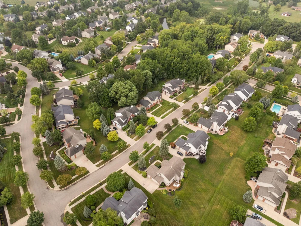 1338 Coach House Lane South Lyon, MI 48178