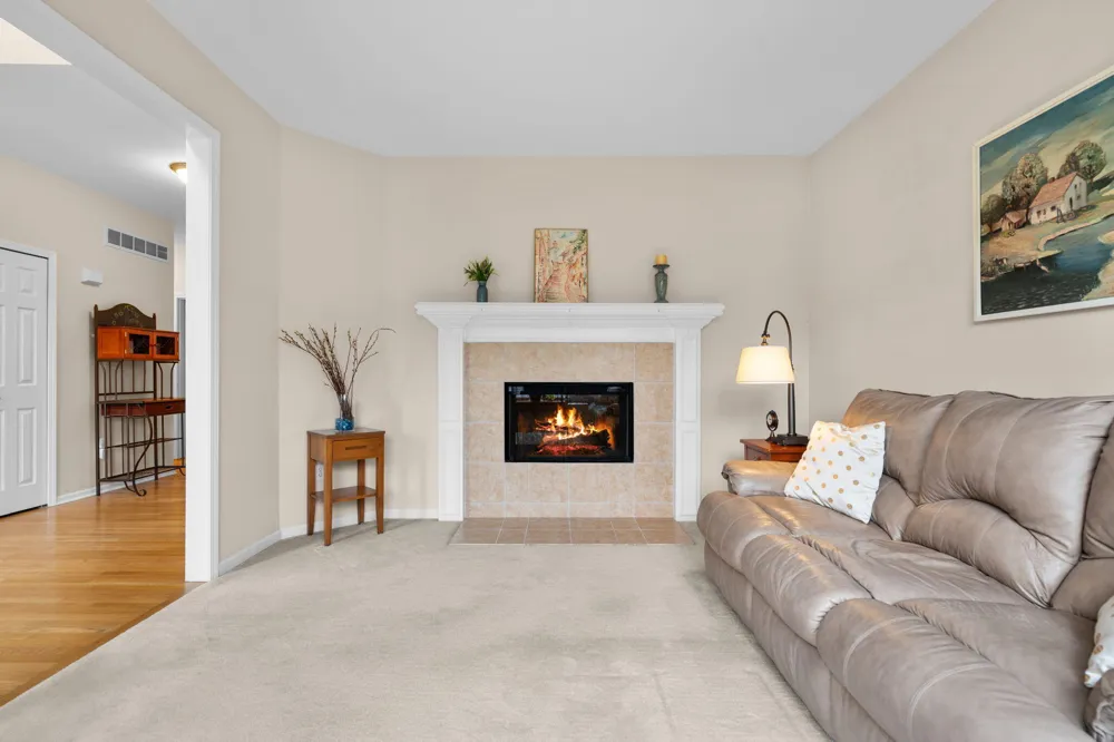 1338 Coach House Lane South Lyon, MI 48178