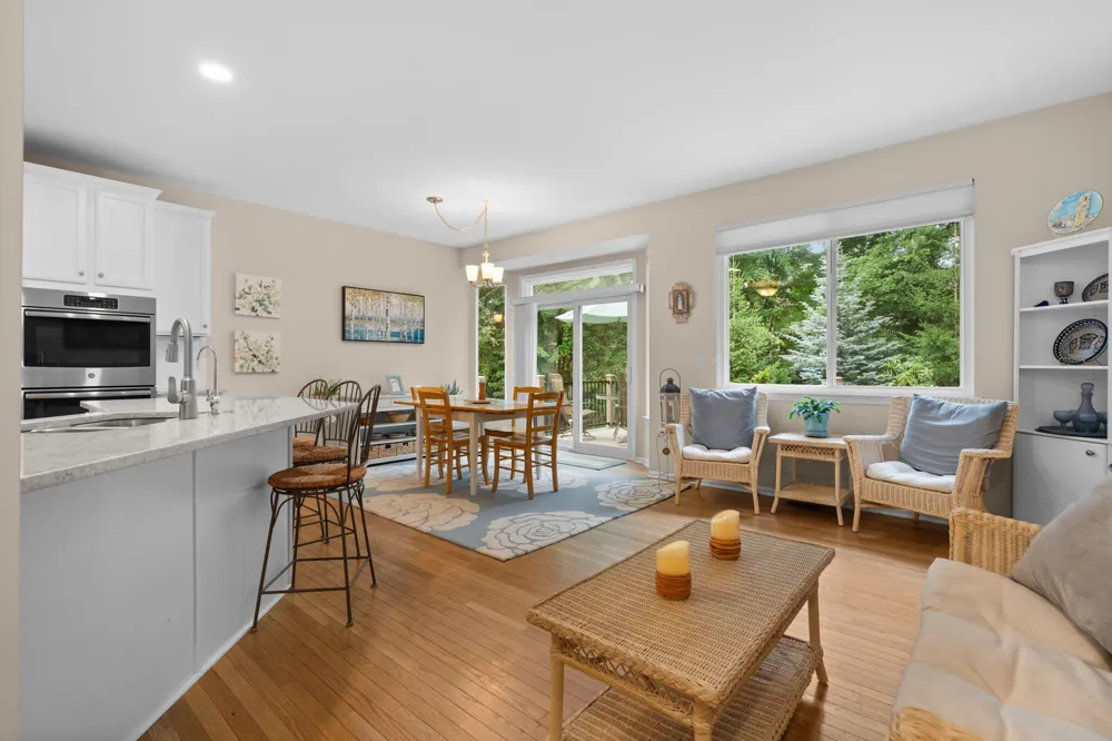 1338 Coach House Lane South Lyon, MI 48178