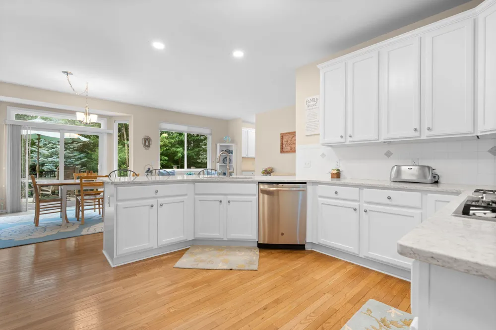 1338 Coach House Lane South Lyon, MI 48178