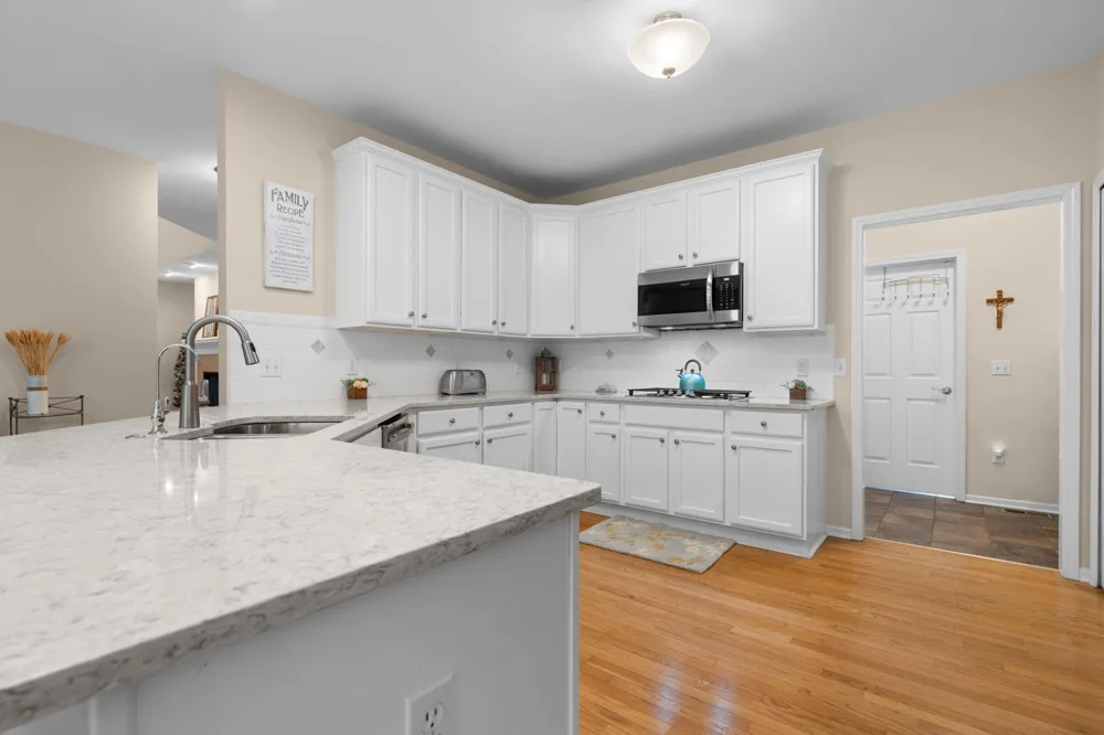 1338 Coach House Lane South Lyon, MI 48178