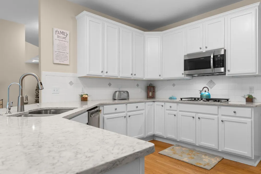 1338 Coach House Lane South Lyon, MI 48178