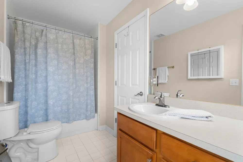 1338 Coach House Lane South Lyon, MI 48178