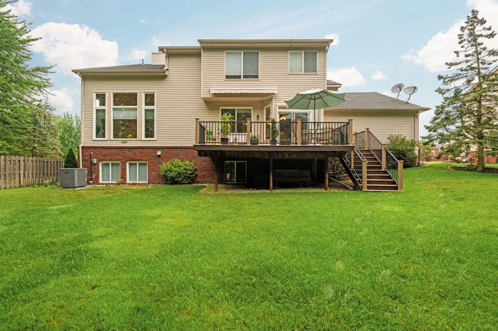 1338 Coach House Lane South Lyon, MI 48178