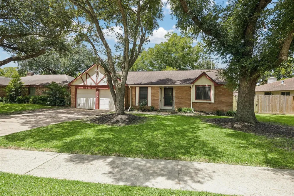 210 Brandywyne Drive Friendswood, TX 77546