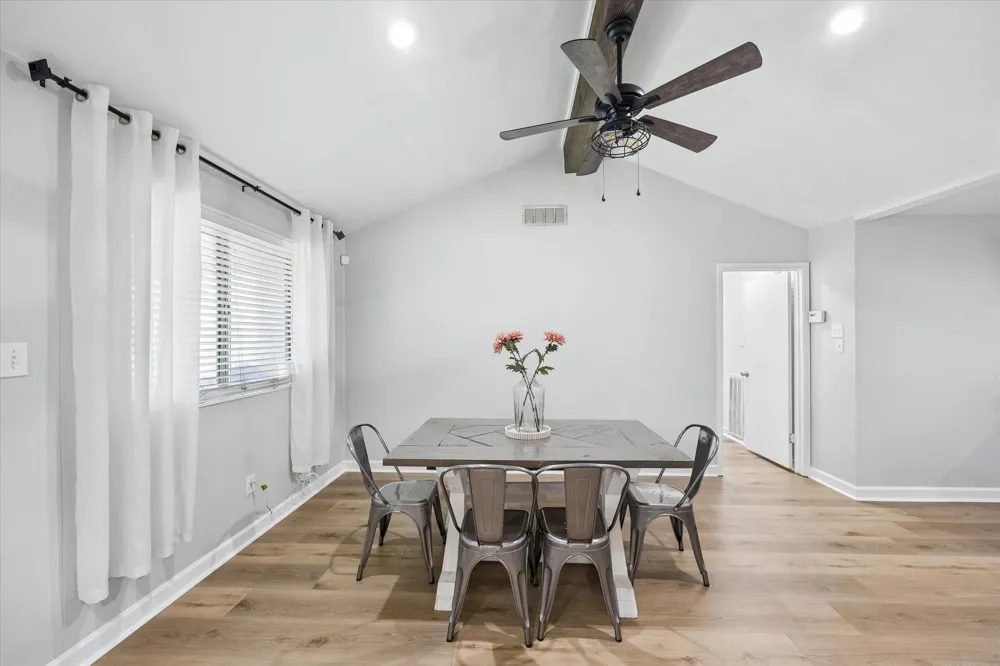 210 Brandywyne Drive Friendswood, TX 77546