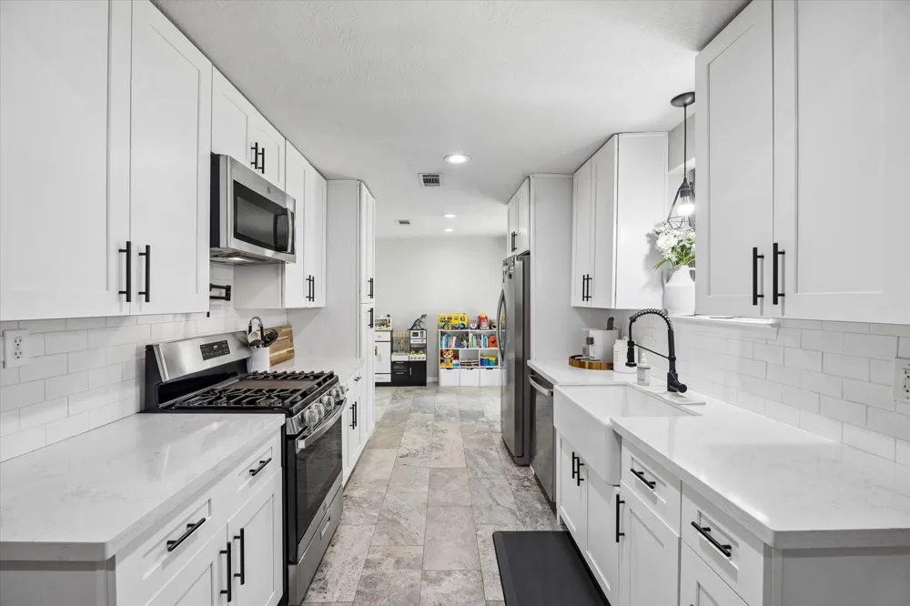 210 Brandywyne Drive Friendswood, TX 77546