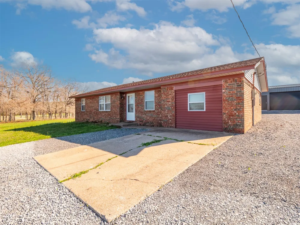 2094 Hartshorne Adamson Road Hartshorne, OK 74547