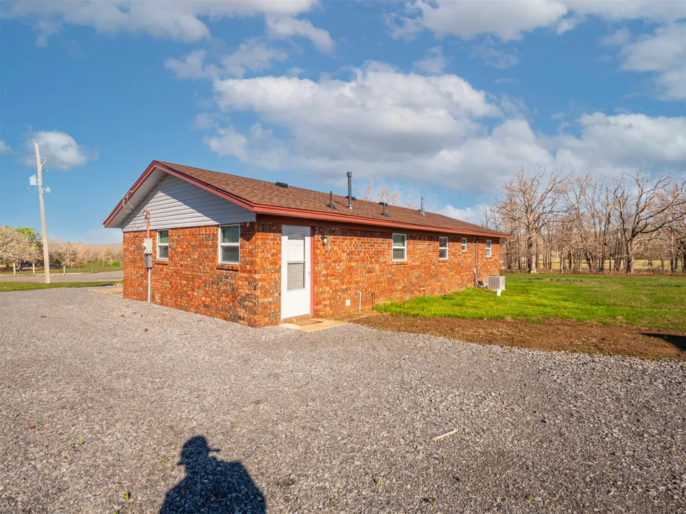 2094 Hartshorne Adamson Road Hartshorne, OK 74547