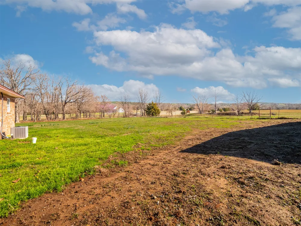 2094 Hartshorne Adamson Road Hartshorne, OK 74547