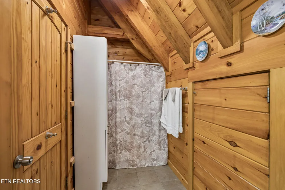 4643 Raven Branch Rd Del Rio, TN 37727