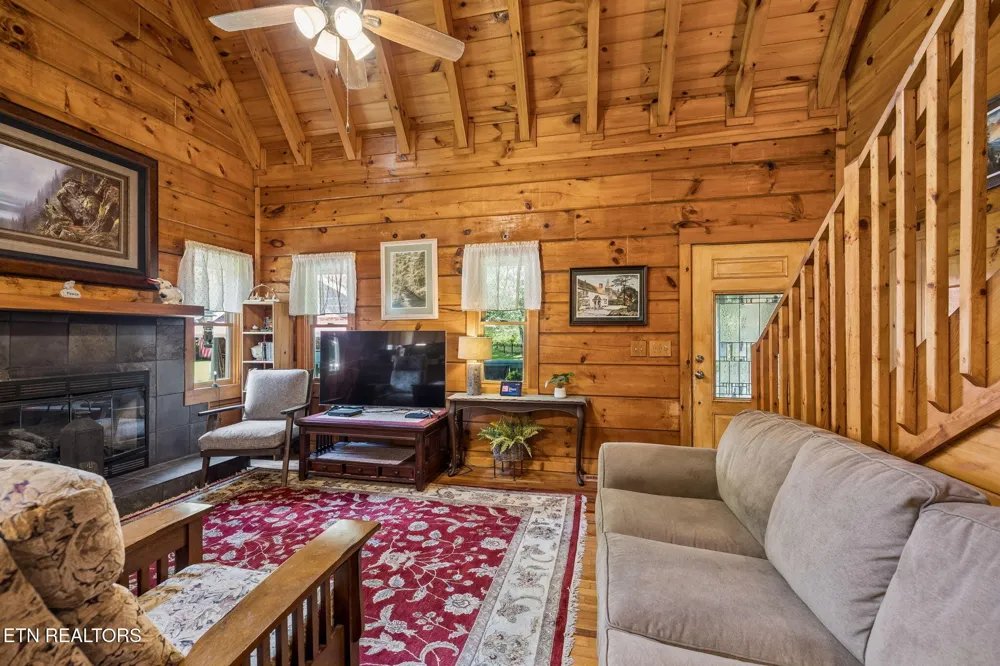 4643 Raven Branch Rd Del Rio, TN 37727