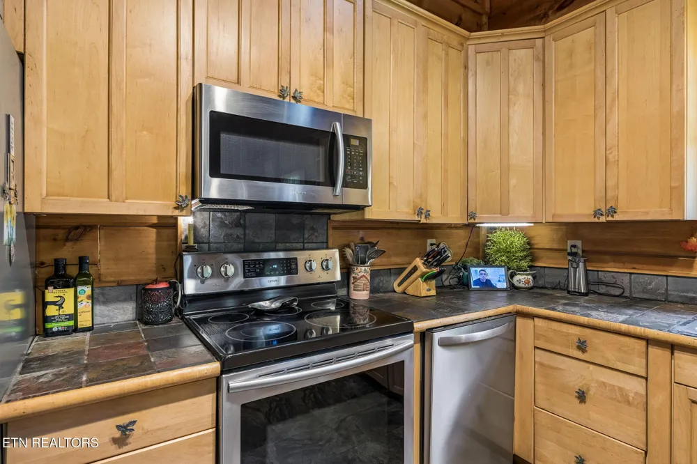 4643 Raven Branch Rd Del Rio, TN 37727