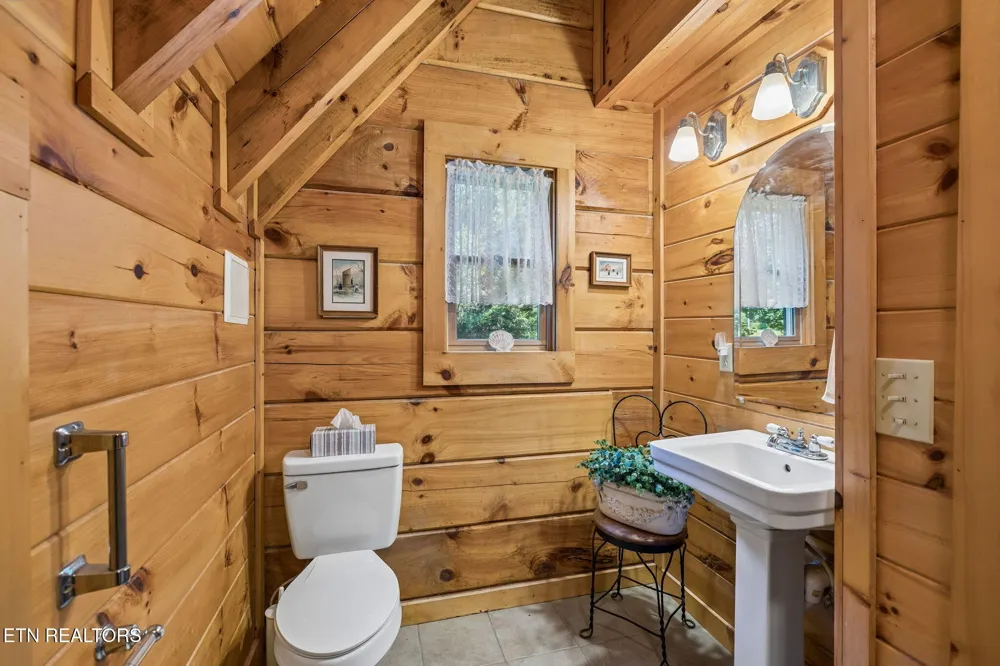 4643 Raven Branch Rd Del Rio, TN 37727