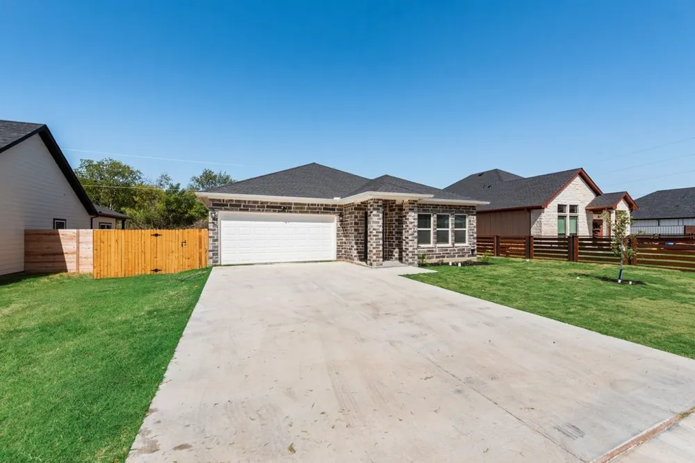 2512 Sheraton Drive Fort Worth, TX 76105