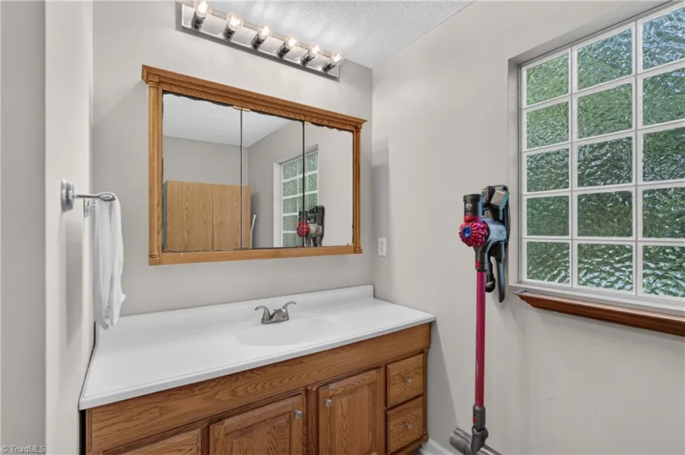 944 Uwharrie Street Asheboro, NC 27203