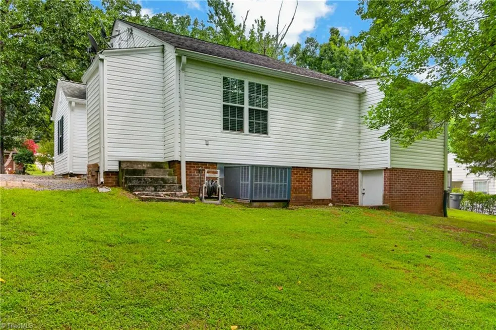 944 Uwharrie Street Asheboro, NC 27203