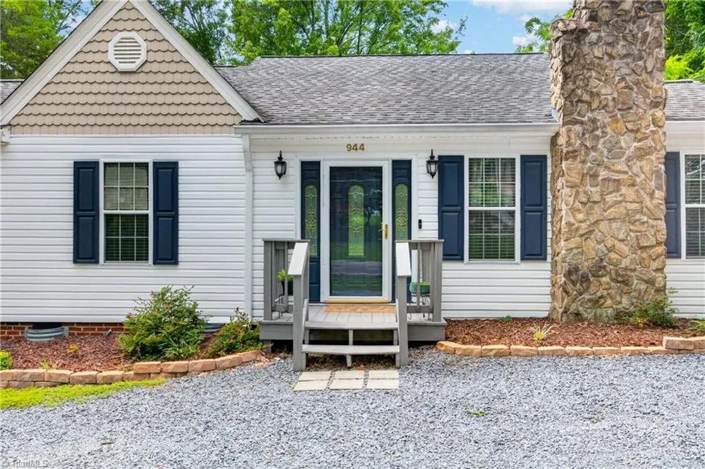 944 Uwharrie Street Asheboro, NC 27203