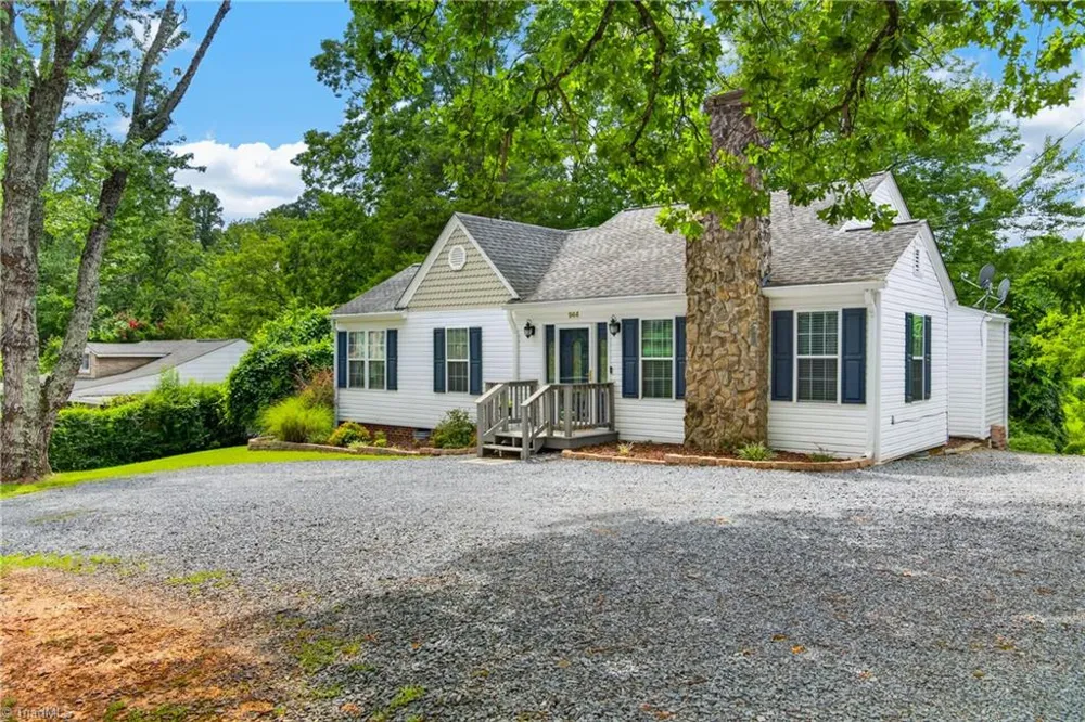 944 Uwharrie Street Asheboro, NC 27203