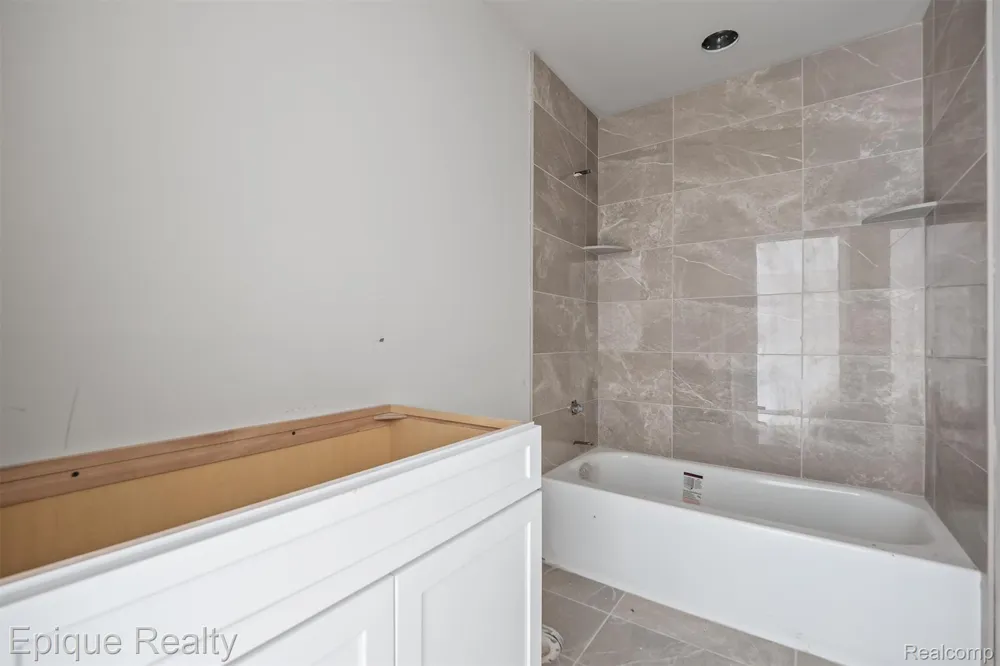 3316 Cornerstone Drive #3 Orion Charter Township, MI 48360